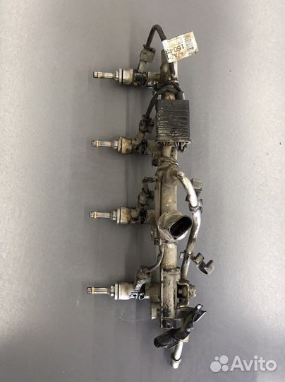 Топливная рампа с форсунками Mercedes W204 w212 E