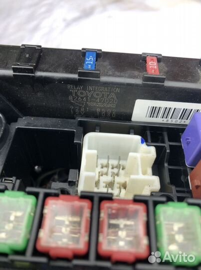 Toyota Yaris 05-11г блок предохранителей