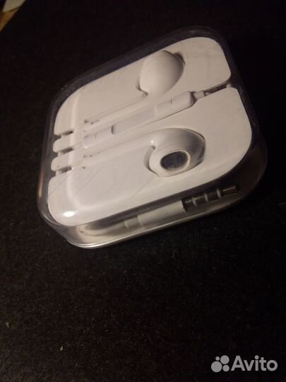 Наушники Apple