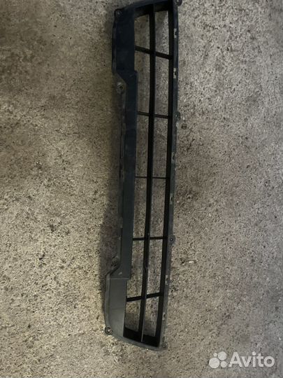 Нижняя решётка бампера лада гранта