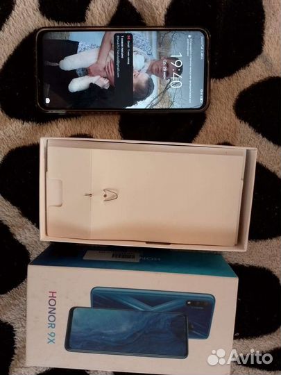Телефон honor 9х