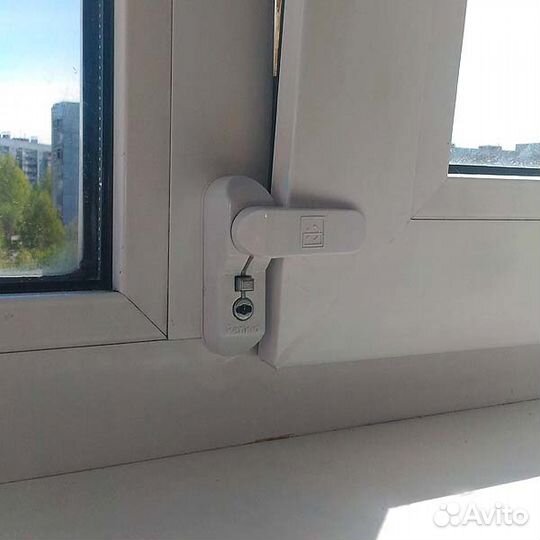 Детский замок блокиратор и ручка с замком на окна