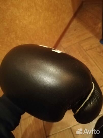 Боксерские перчатки 12 Oz leone