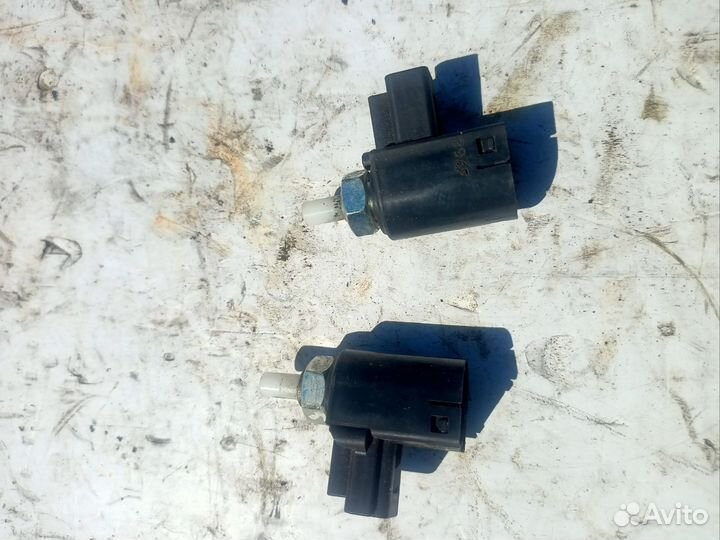 Датчик положения педали сцепления Toyota Corolla 1