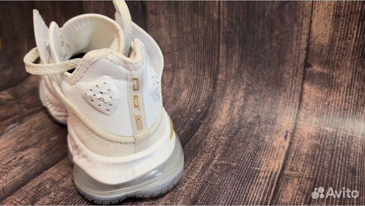 Кроссовки nike