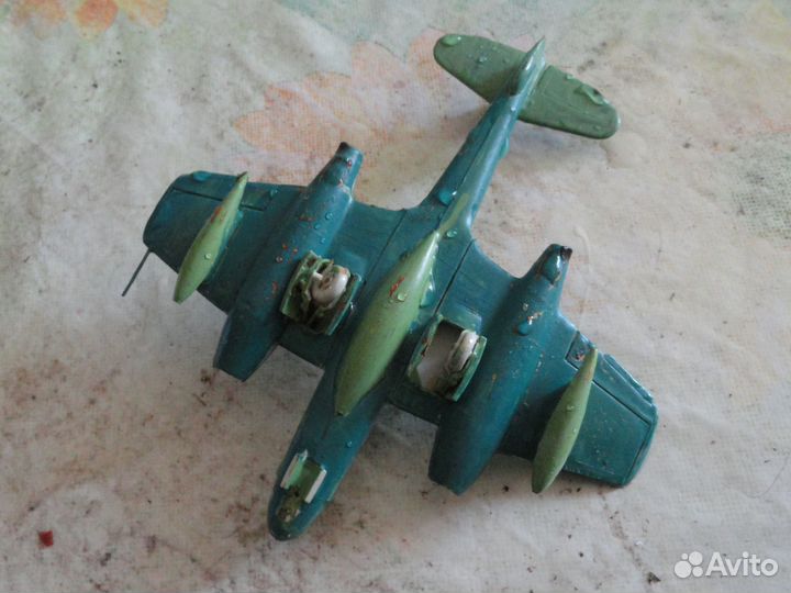 Самолёт склеенный масштабный времён СССР