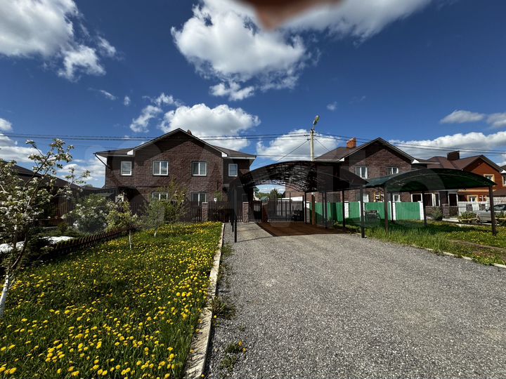 Таунхаус 160 м² на участке 6 сот.