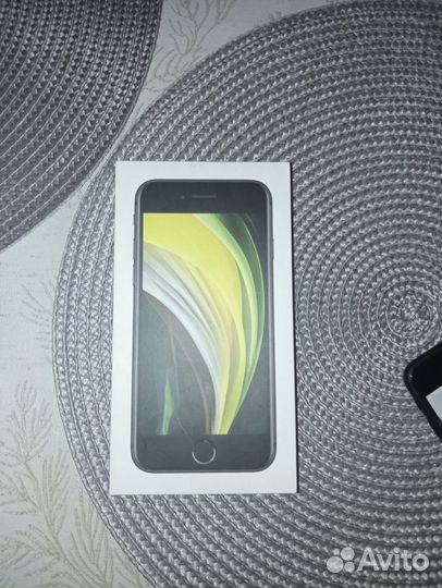 iPhone SE (2020), 64 ГБ