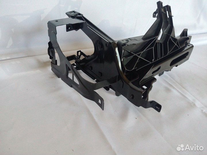 51647200793 Кронштейн фары левый BMW F10 новый