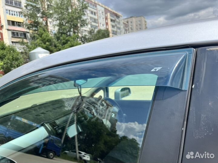 Ветровики nissan tiida latio