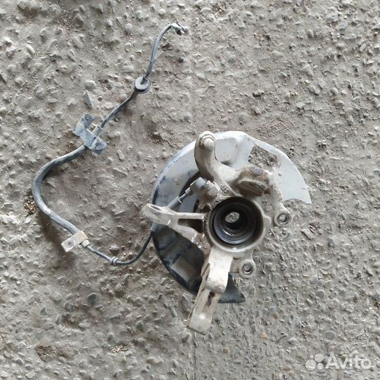 Кулак поворотный передний правый Nissan Cefiro 32