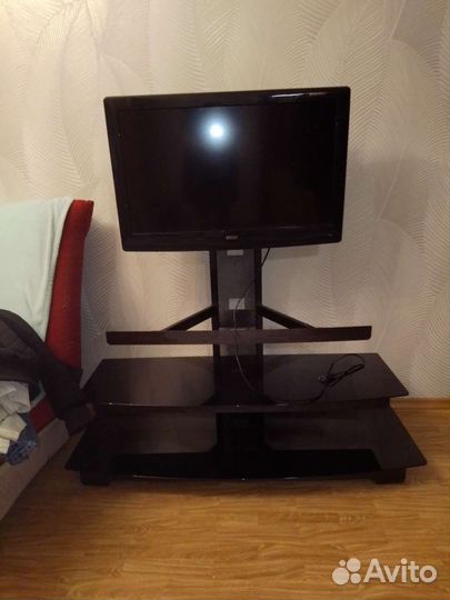 Полка с кронштейном