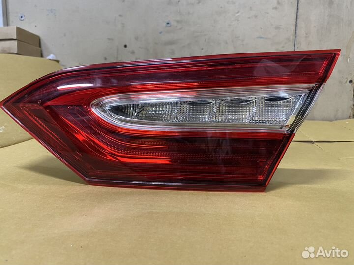 Фонарь задний внутренний правый FUll LED Camry 70