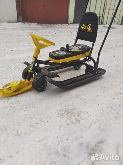 Детский снегокат с колесами