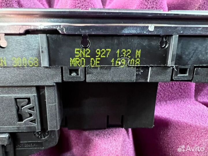 Блок кнопок Volkswagen Tiguan 5N CAW 2.0T 2008
