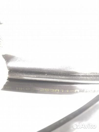 Уплотнитель двери задней левой Jaguar F-Pace 2020