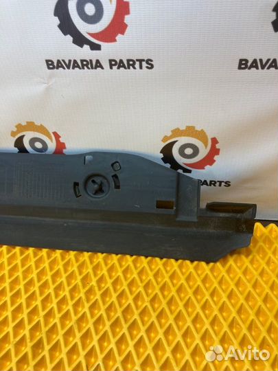 Дефлектор радиатора Bmw X1 E84 2.0 N20 2012