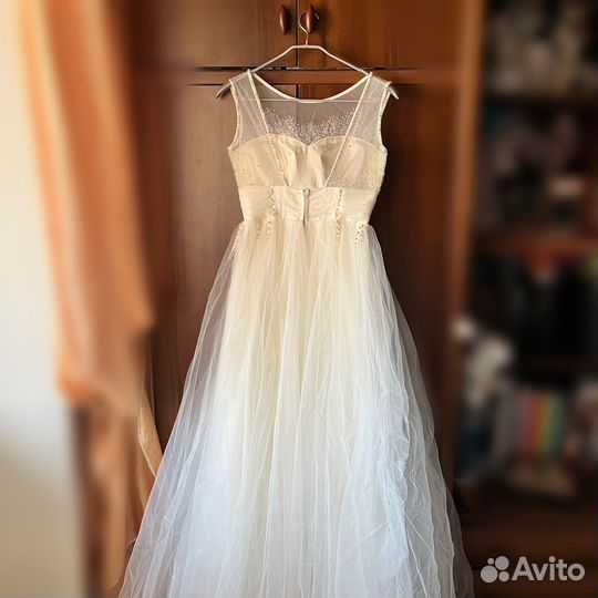 Свадебное платье 44