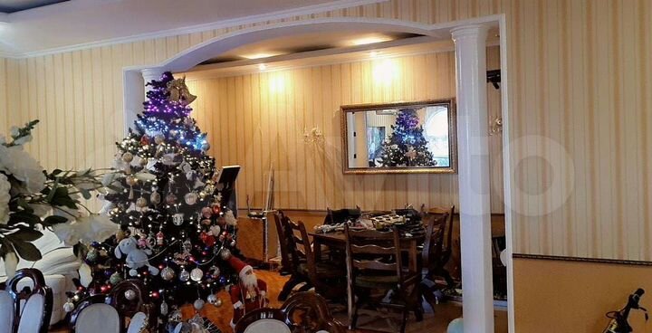 Дом 200 м² на участке 5 сот.