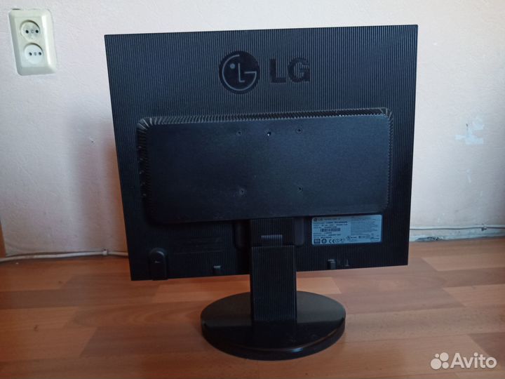 Монитор LG Flatron