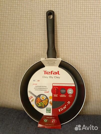 Сковорода tefal новая,24 см