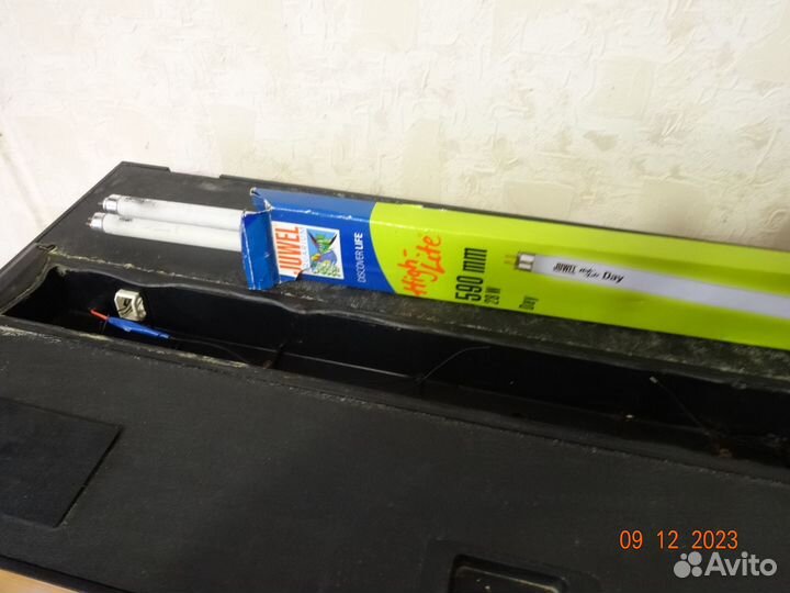 Аквариум б\у ювель 125 л с тумбой продам