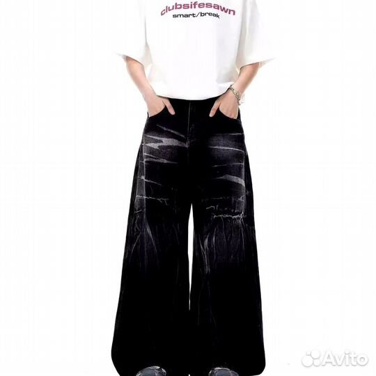 Джинсы Balenciaga black claws type на руках