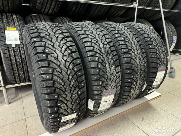 Pirelli Formula Ice 215/70 R16