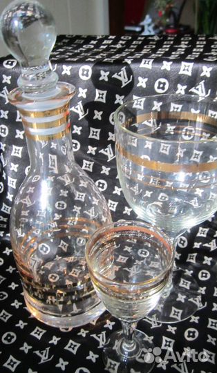 Компания из СССР: графинчик, бокальчик, рюмочка