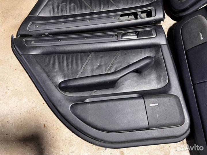 Комплект дверных карт Audi A6C5 4B 2.4BDV 2001