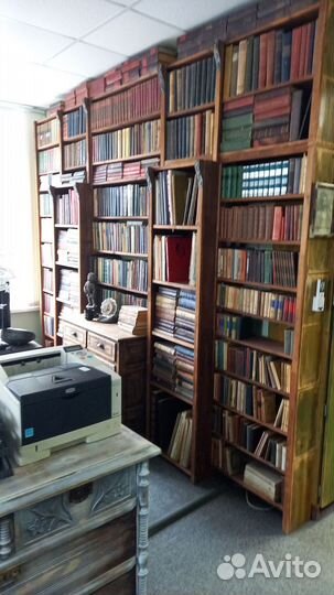 Коллекция книг и открыток старинных