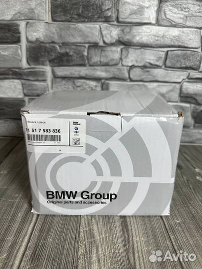 Помпа BMW F10 11517583836