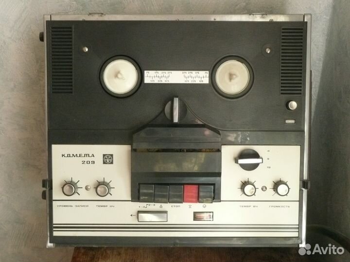 Комета 209. Катушечный (бобинный) магнитофон