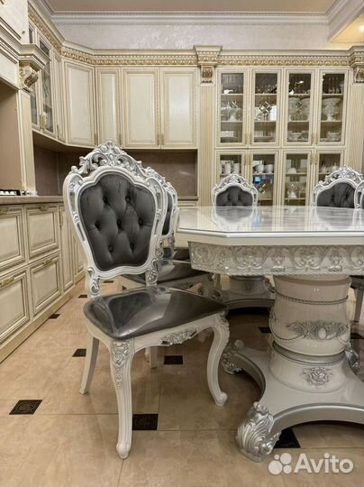 Стол и стулья в гостиную.Оплата при получении