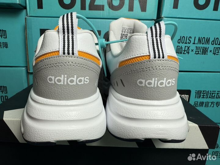 Оригинал 44 EU Adidas neo Strutter