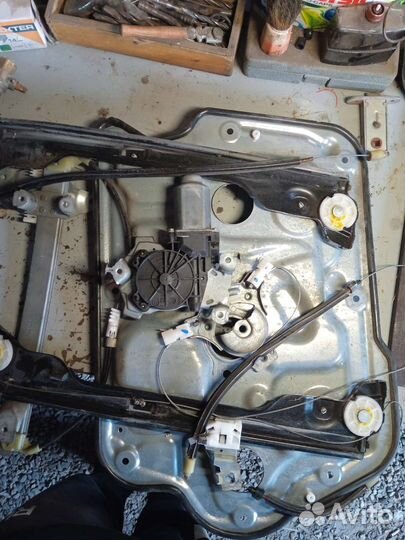 Стеклоподъемник Nissan Qashqai j10