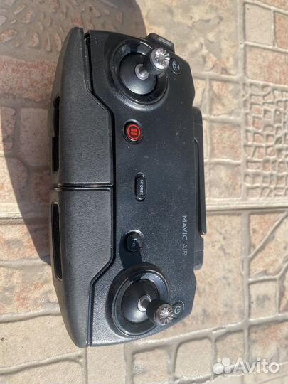 Продам квадрокоптер Dji mavic air