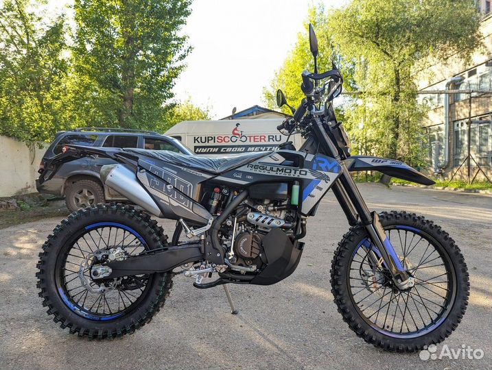 Мотоцикл Regulmoto Legend 300 Enduro витрина