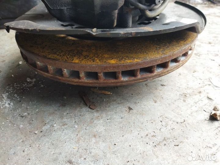 Ступица передняя правая Toyota Ipsum ACM21