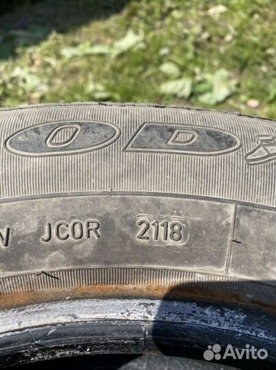 Goodyear UltraGrip SUV 215/65 R16 H