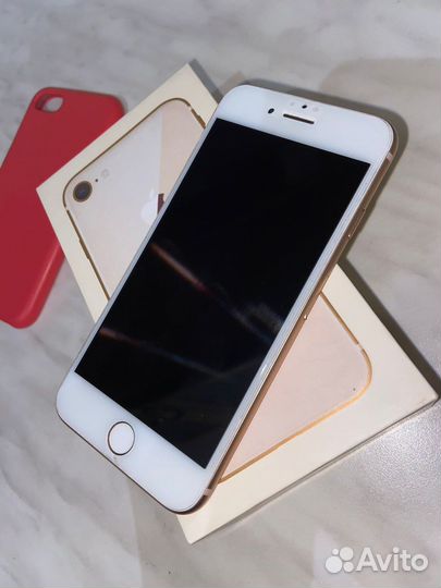 Телефон iPhone 8