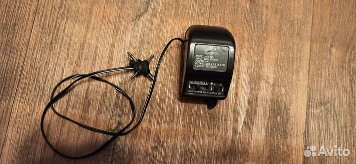 Зарядник универсальный