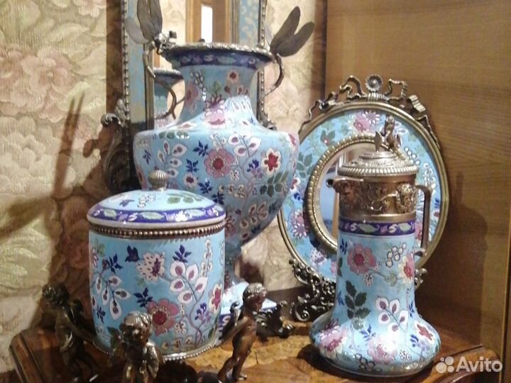 Вазы из бронзы и фарфора