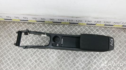 Подлокотник центральный opel astra J (7SV01IX01)