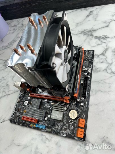 Материнская плата с процессором