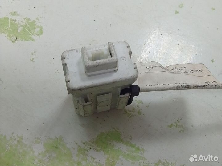 Блок управления центральным замком Suzuki Grand Vi