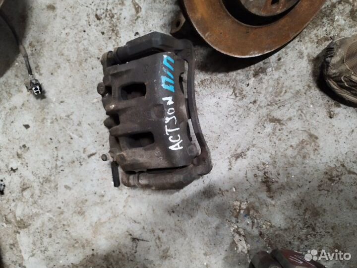 Суппорт тормозной передний правый Ssangyong Actyon