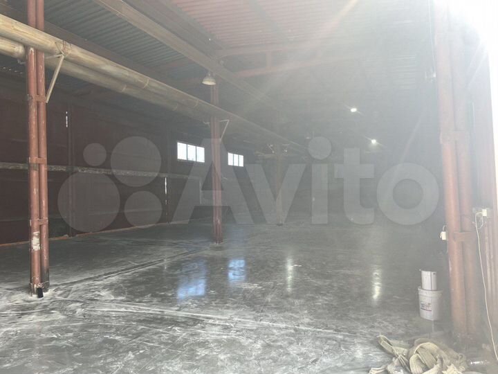 Склад, 1300 м²