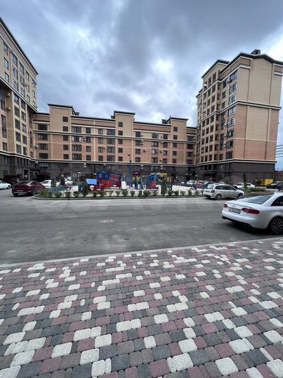 2-к. квартира, 56 м², 1/18 эт.