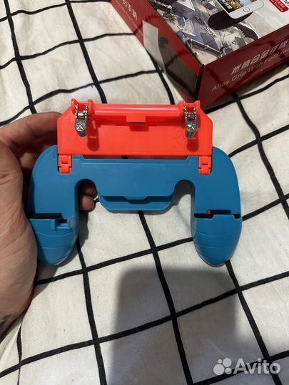 Джойстик с триггерами для смартфона